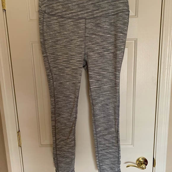Chico's Pants - CHICOS Zenergy grey / white space-dye leggings Sz 1 (equivalent to a regular 10)